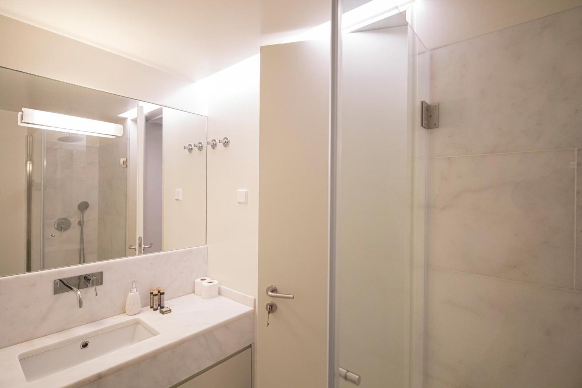 Castelo Superior Two Bedroom By Les Deux Mariettes *