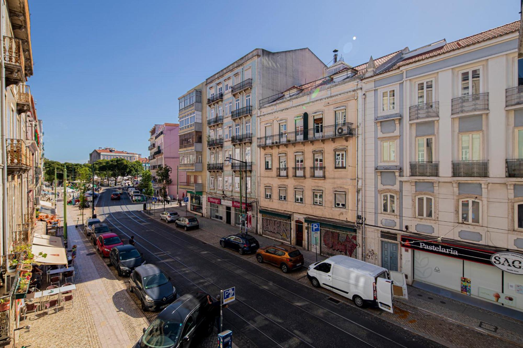 Castelo Superior Two Bedroom By Les Deux Mariettes Lisbon
