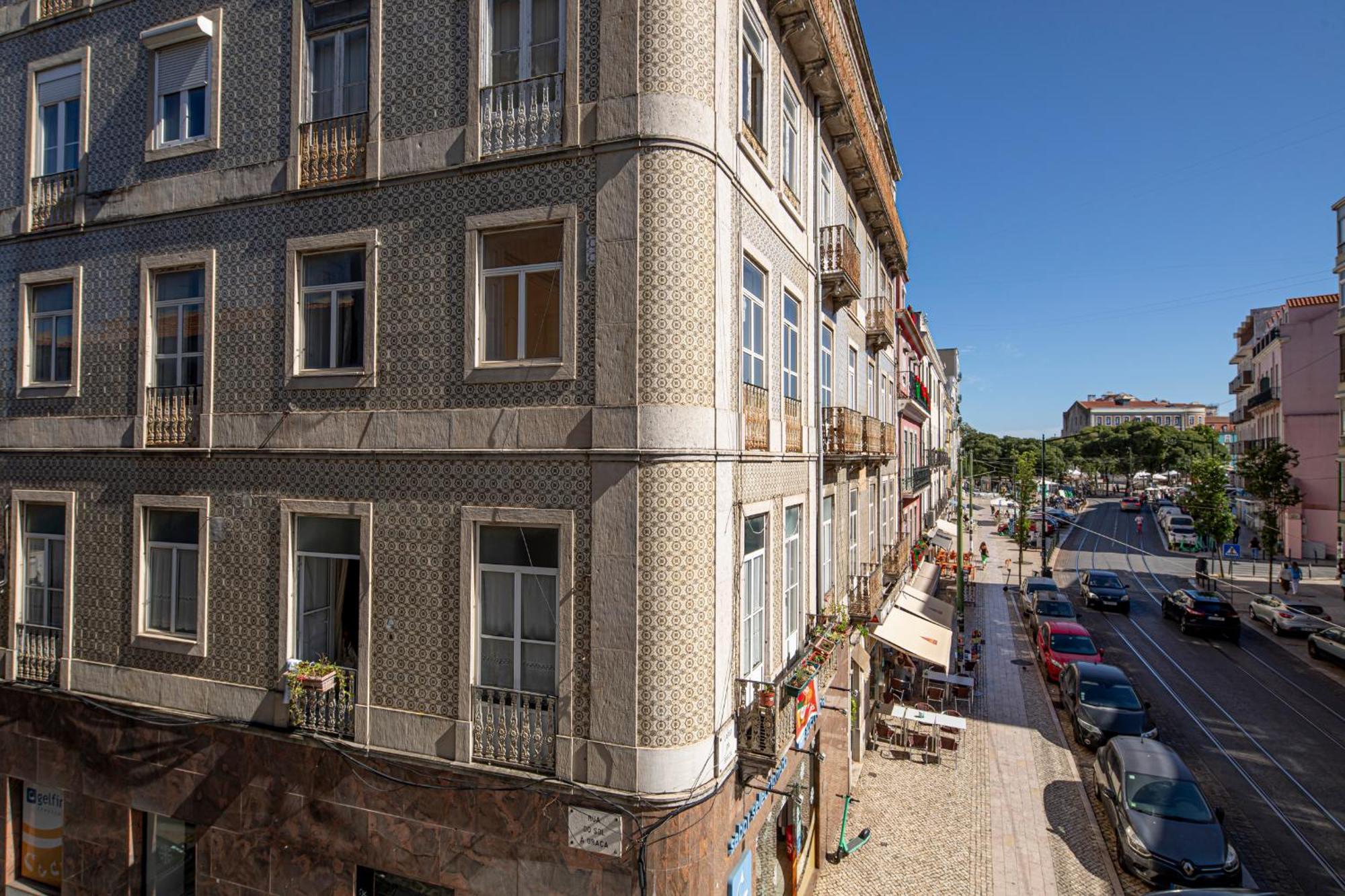 Castelo Superior Two Bedroom By Les Deux Mariettes Lisbon